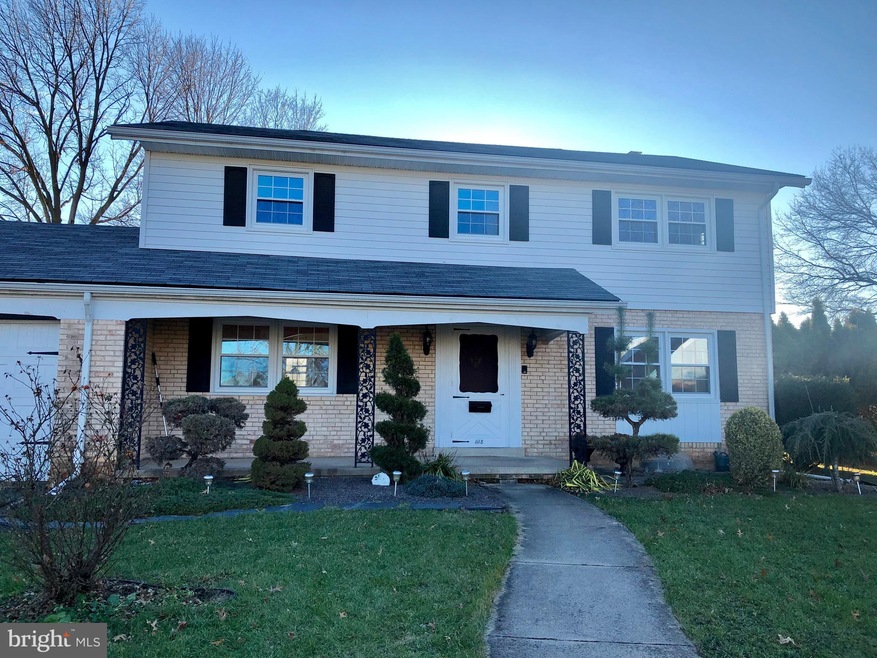 1118 Whitfield Ct, Reading, PA 19609 - photo 1