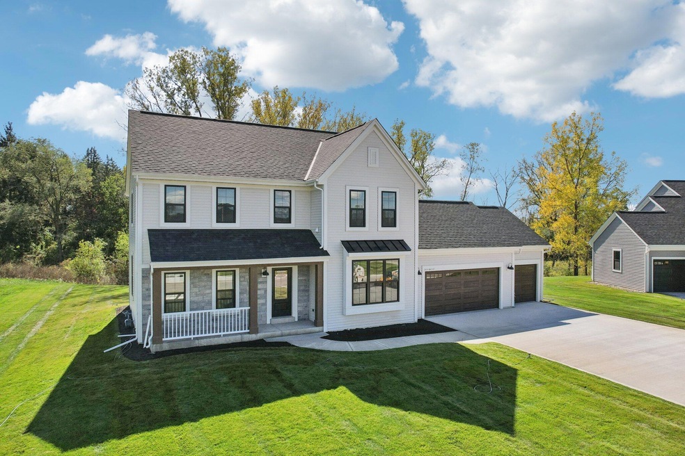 Hailey 2350 @ W251 N2337 Valleyview Cir