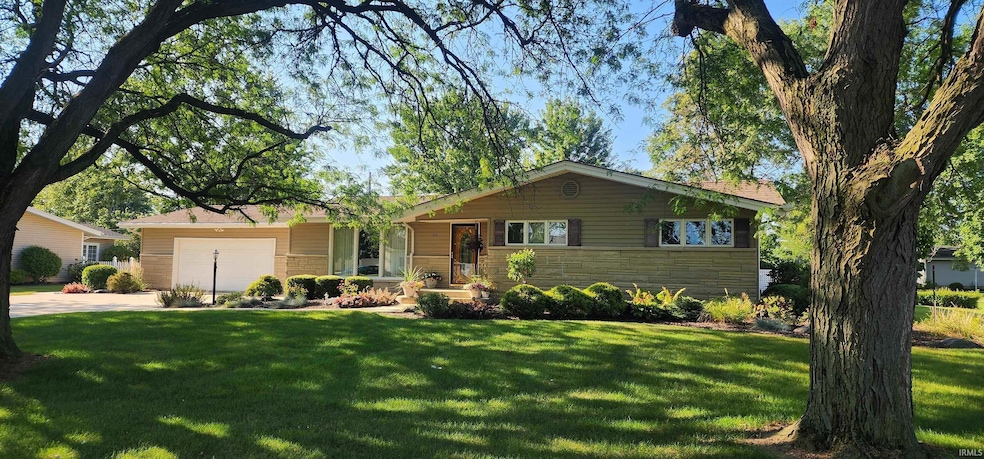 221 W Jackson St, Monroe, IN 46772 - photo 1