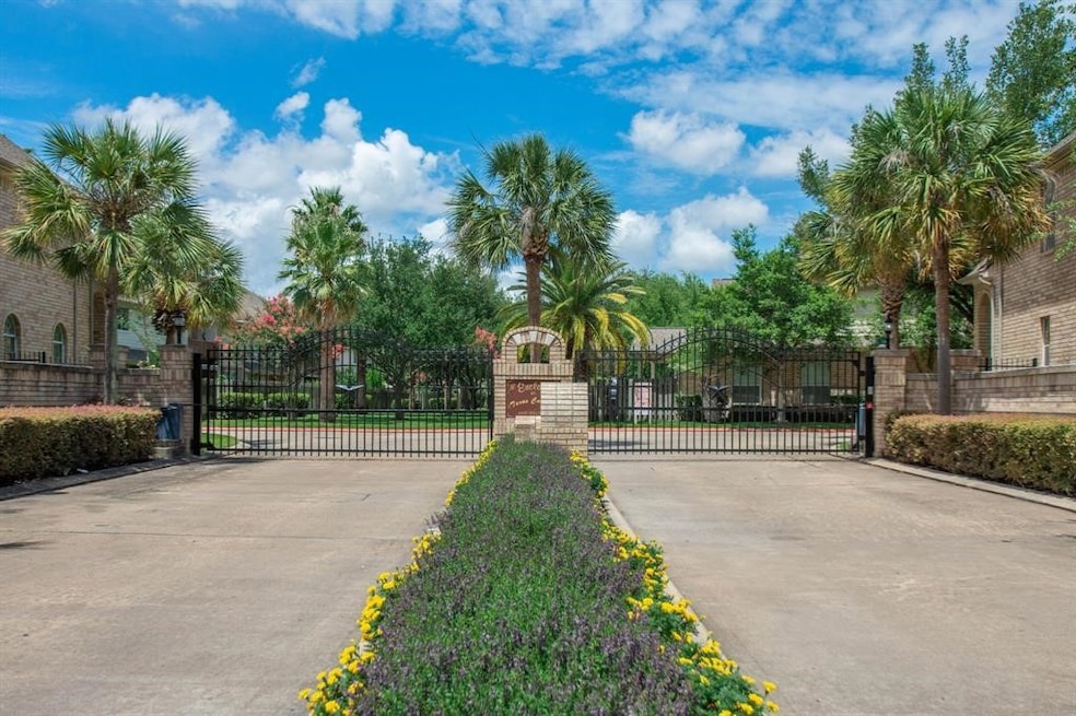 7511 S Linpar Ct, Houston, TX 77040 - photo 1