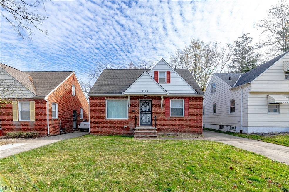 5353 Thomas St, Maple Heights, OH 44137 - photo 1