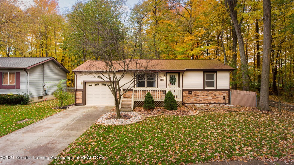 5251 Renee St, Lansing, MI 48911 - photo 1