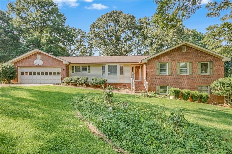 107 Comly Rich Dr, Carrollton, GA 30117 - photo 1