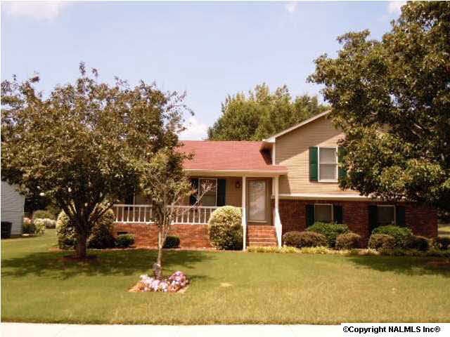 124 LEWIS LANE! THIS IMMACULATE HOME IN THE HEART OF MADISON HAS THREE BEDROOMS AND TWO FULL BATHS!