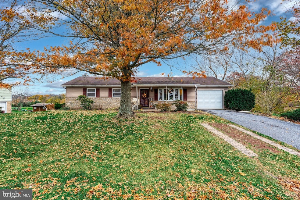 2 Mcnaughton Dr, Duncannon, PA 17020 - photo 1