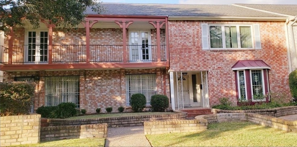 10250 Briar Forest Dr unit 23/5, Houston, TX 77042 - photo 1