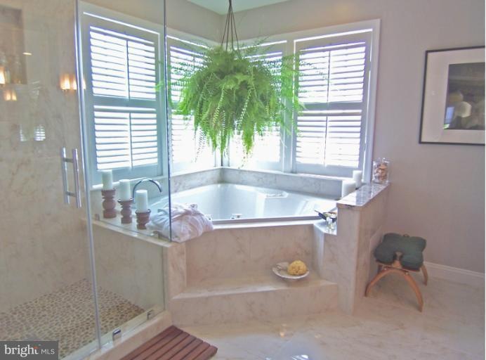 4065 Walnut Cove Cir, Fairfax, VA 22033 - photo 1