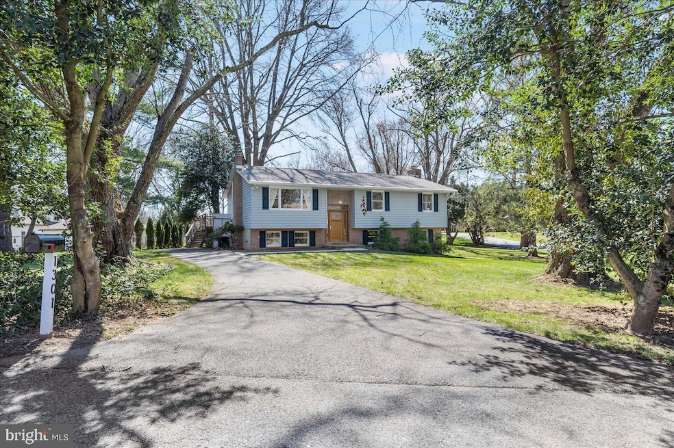 1301 Terrace Ct, Sykesville, MD 21784 - photo 1