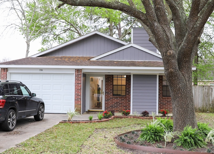 407 Mc Phail St, Tomball, TX 77375 - photo 1