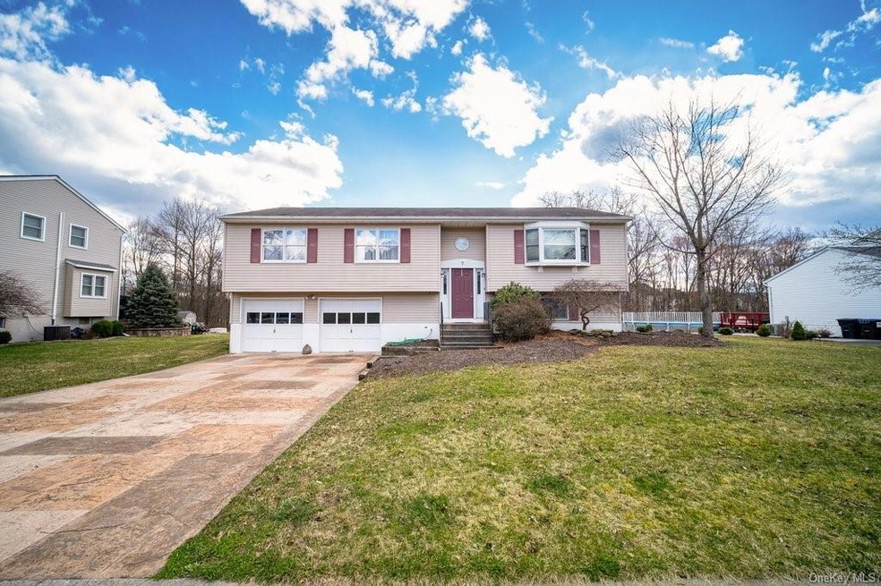 7 Canterbury Cir, Washingtonville, NY 10992 - photo 1