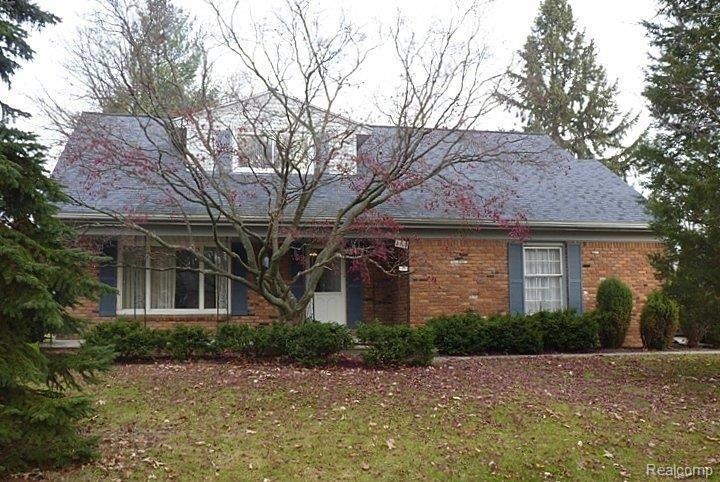 8408 Hampton Rd, Grosse Ile, MI 48138 - photo 1