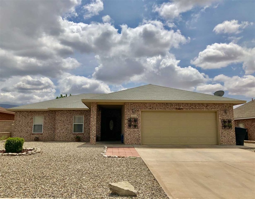 1132 Mimosa Ave, Alamogordo, NM 88310 - photo 1