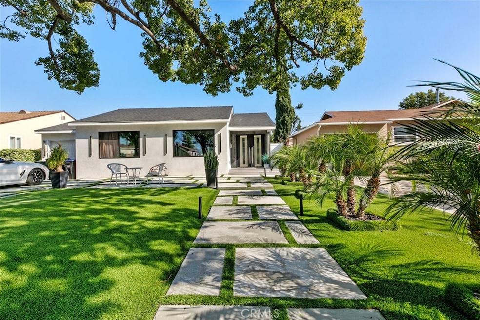 1918 N Maple St, Burbank, CA 91505 - photo 1