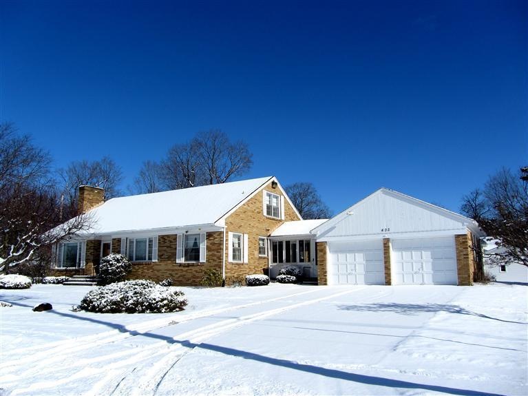 623 Amity St, Lowell, MI 49331 - photo 1