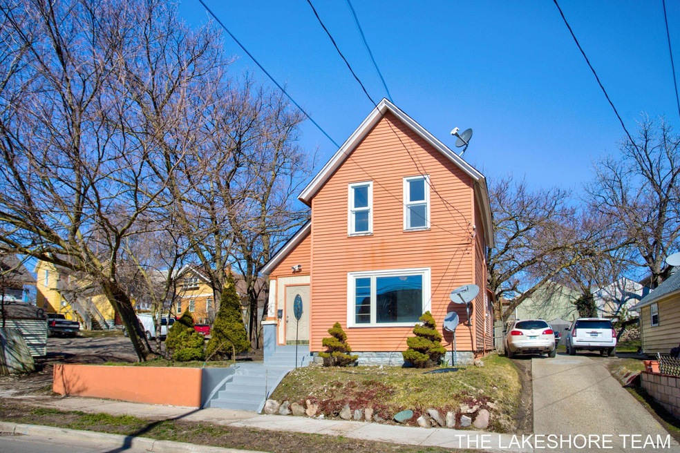 1-web-or-mls-663 High St SW, Grand Rapid
