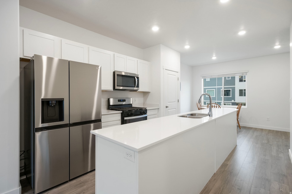 941 E Citadel Ln, Saratoga Springs, UT 84045 - photo 1