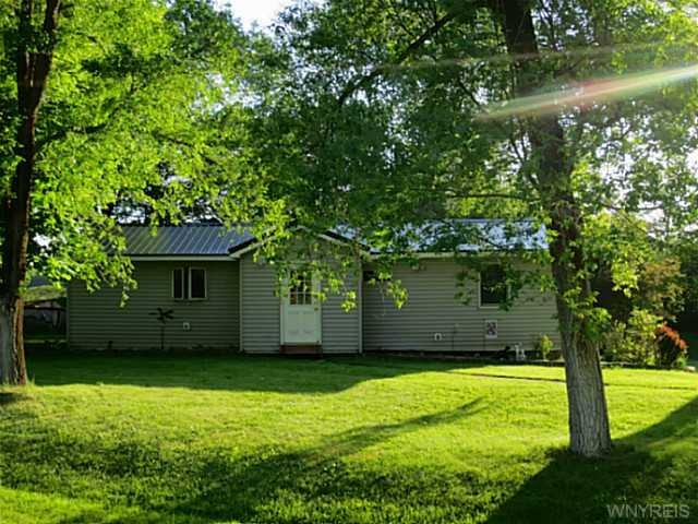 Exterior Front. Charming ranch home for the 1st ti