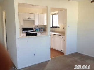 253-28 W End Dr unit 2nd Fl, Flushing, NY 11362 - photo 1