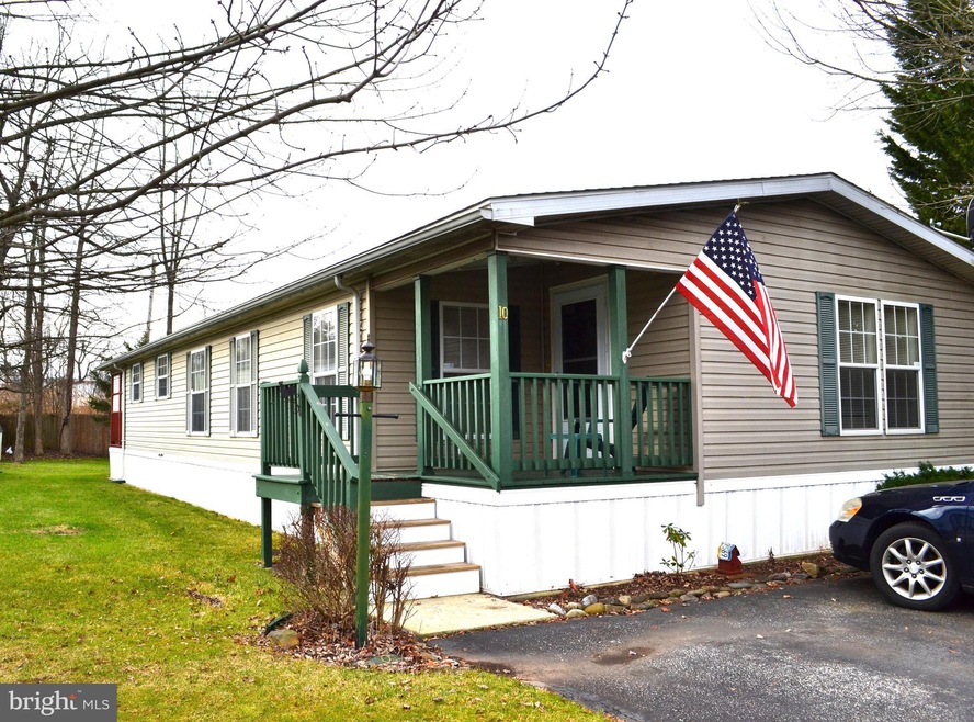 10 Rosewood Ln, Phoenixville, PA 19460 - photo 1