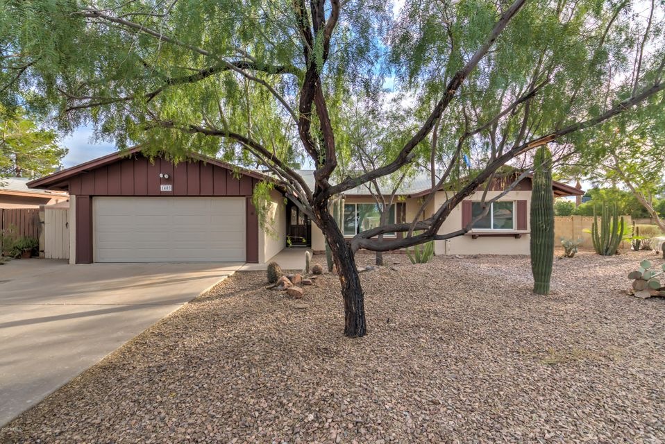 1403 E Dunbar Dr-3
