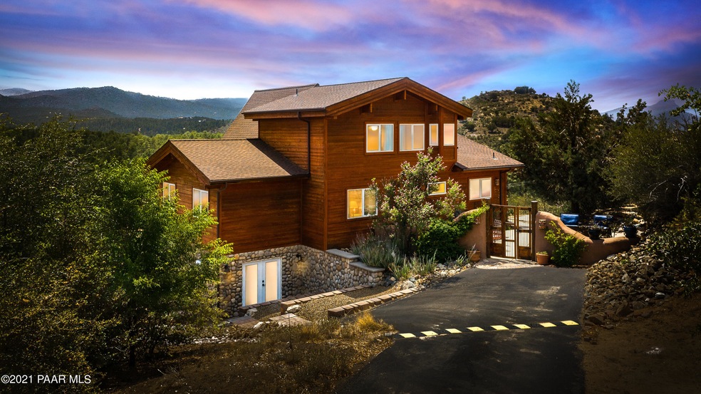 Upscale rustic mountain retreat