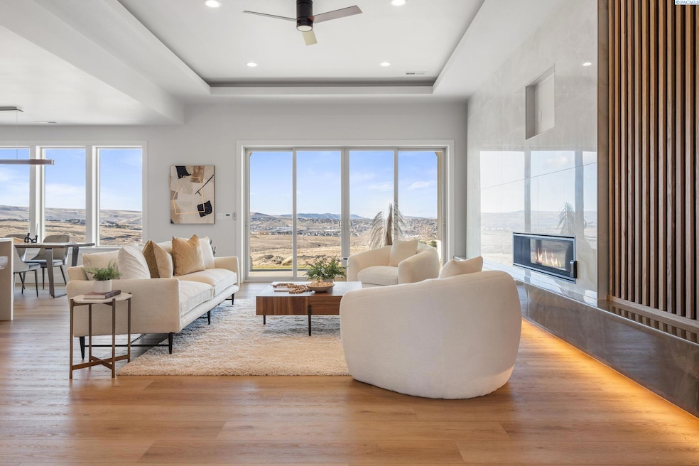 Sold $799,850 • Co-Listing Agent