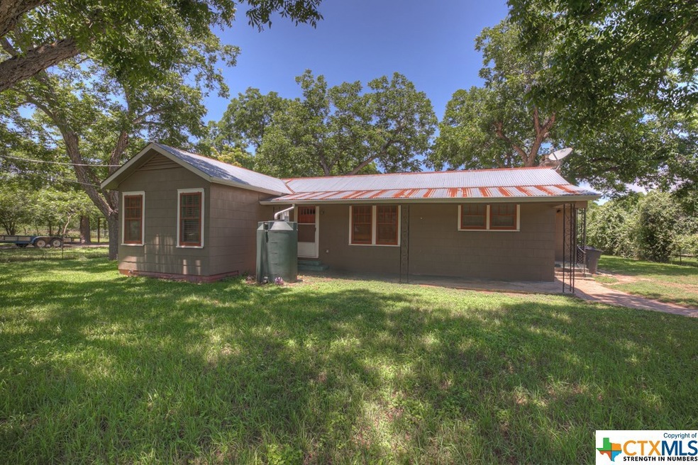 743 Albert St, New Braunfels, TX 78130 - photo 1