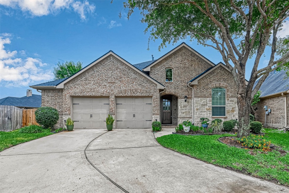 Located in the desirable Firethorne community and zoned to Lamar Consolidated, this one-story Highland home offers the perfect combination of comfort, convenience, and style. Don't miss your chance to make this beautiful home yours!




