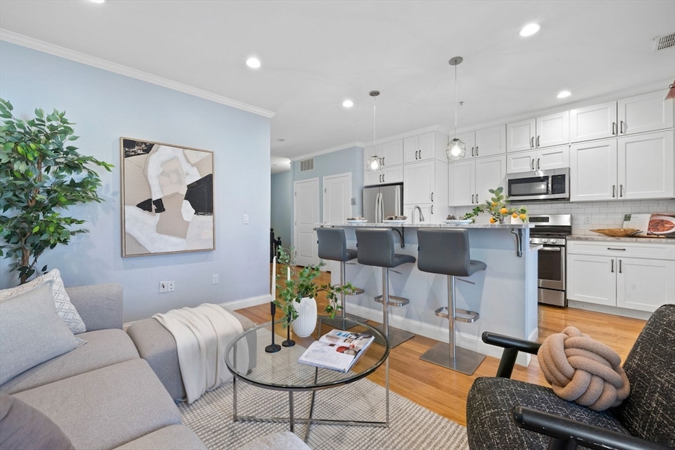 242 W 5th St unit 3, Boston, MA 02127 - photo 1