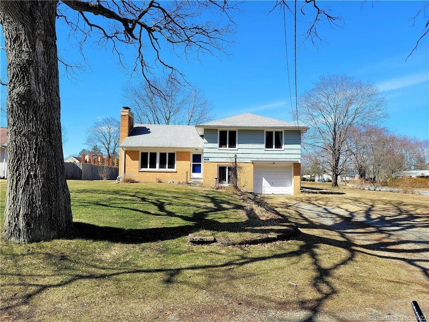 591 Wauregan Rd, Danielson, CT 06239 - photo 1