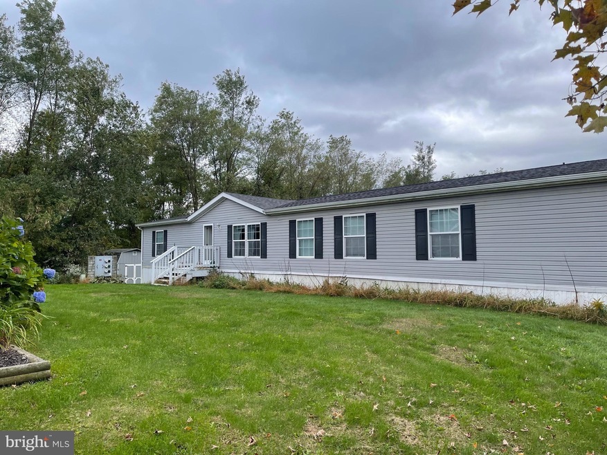 210 Deer Run Dr, Honey Brook, PA 19344 - photo 1