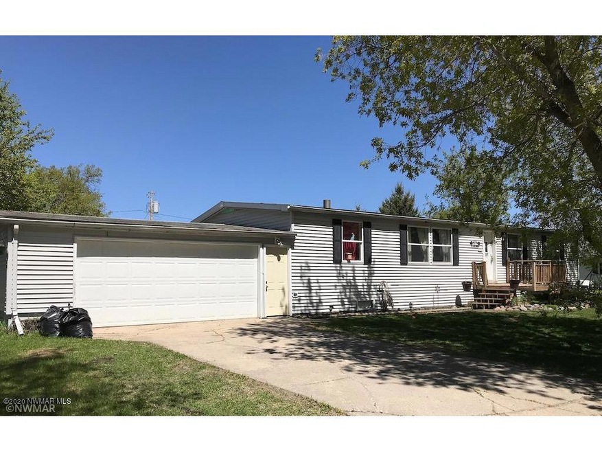 406 4th St SW - Summer