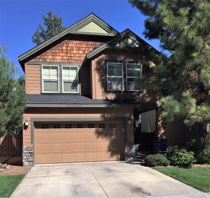 19482 Hollygrape St, Bend, OR 97702 - photo 1