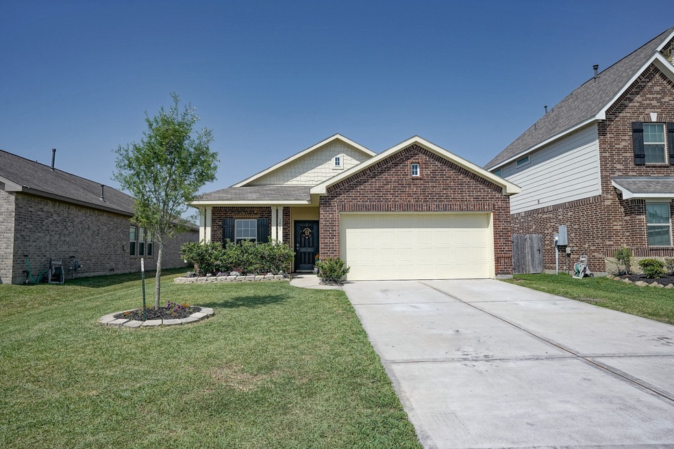 1483 Barras St, Alvin, TX 77511 - photo 1