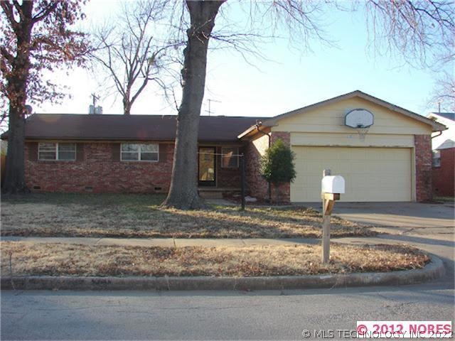 1620 S 1st Place, Broken Arrow, OK 74012 - photo 1