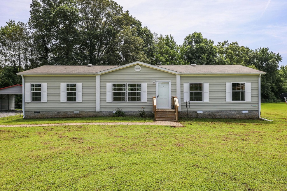 4 BR/2 bath energy certified home with over 9 acres! Convenient to Murfreesboro & I-24!