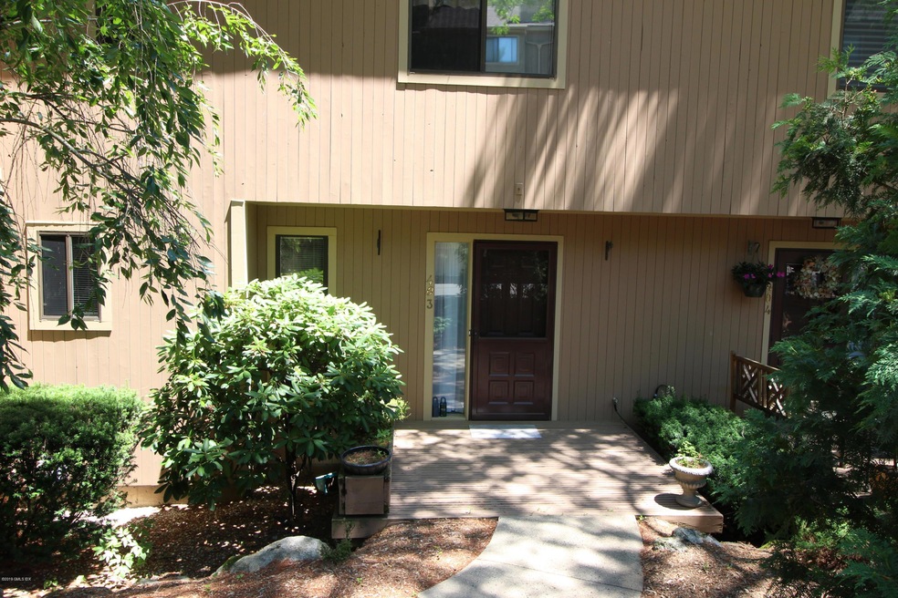 45 Ettl Ln unit 403, Greenwich, CT 06831 - photo 1