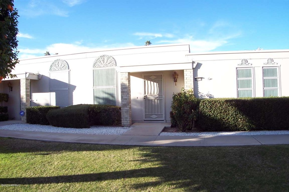 FRONT ENTRY WITH SECURITY DOOR