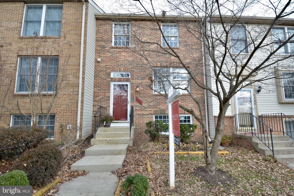 6310 Lightburn Ct, Centreville, VA 20121 - photo 1