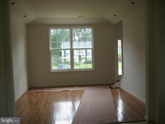 8610 Chestnut Ridge Dr, Laurel, MD 20707 - photo 1