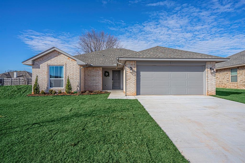 805 Caracara Dr, Norman, OK 73072 - photo 1