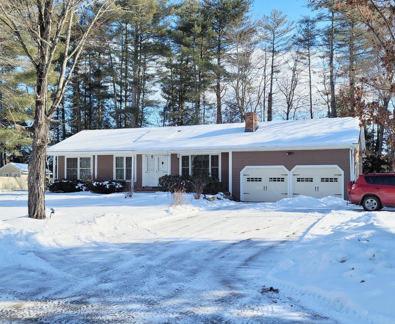 10 Hillview Ave, Limerick, ME 04048 - photo 1