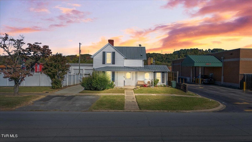 211 E C St, Elizabethton, TN 37643 - photo 1