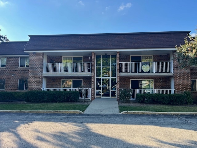 1102 Westover Ln unit 1C, Schaumburg, IL 60193 - photo 1