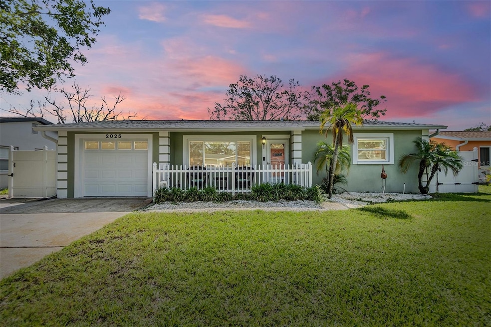 2025 Jefferson Ave, Dunedin, FL 34698 - photo 1