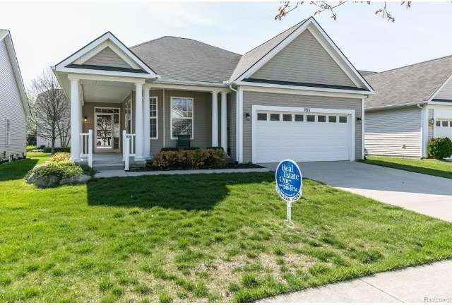 3915 Hillsdale Dr unit 224, Auburn Hills, MI 48326 - photo 1