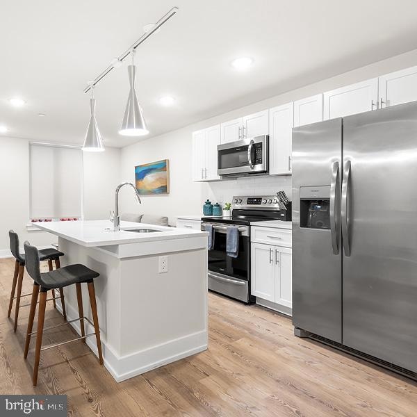 214 Vine St unit 602, Philadelphia, PA 19106 - photo 1