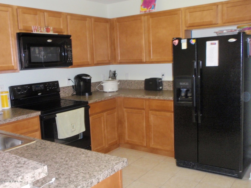 Lovely Fully Euipped Kitchen