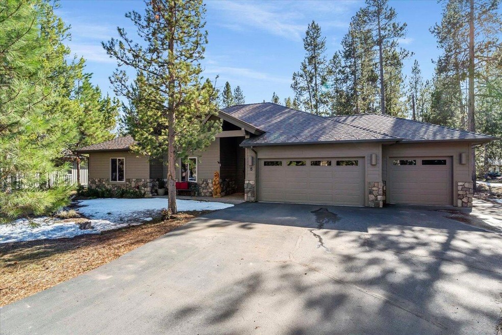 17765 Sarazen Ln unit 5, Sunriver, OR 97707 - photo 1