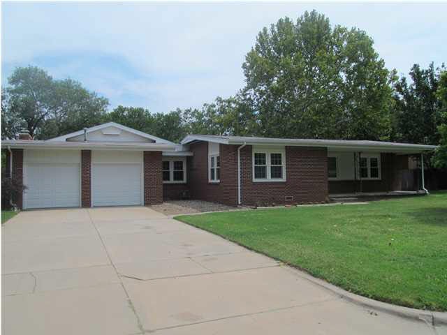 Spacious Brick Ranch in Benjamin Hills Area.